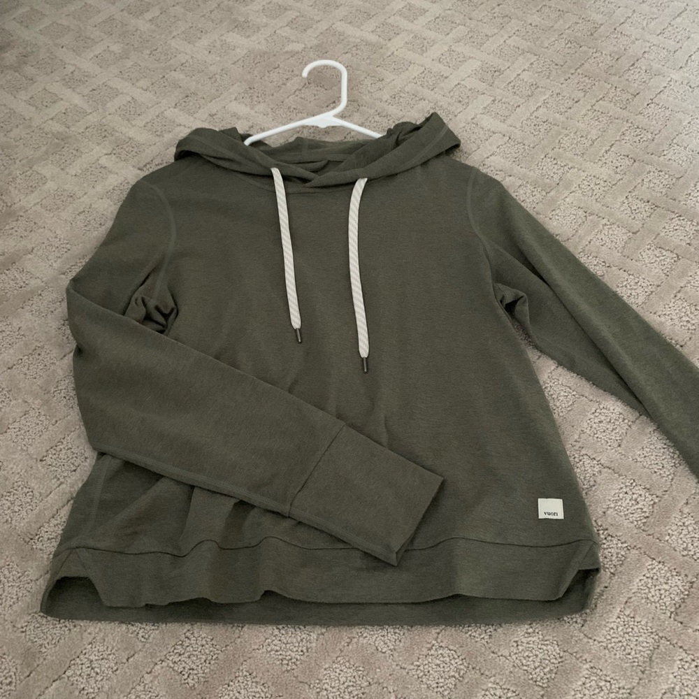 Vuori Women’s Halo Essential Hoodie Oregano Heather XS